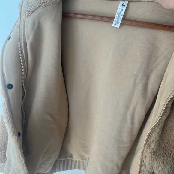 Alo Sherpa Jacket - Tan - Picture 2 of 4